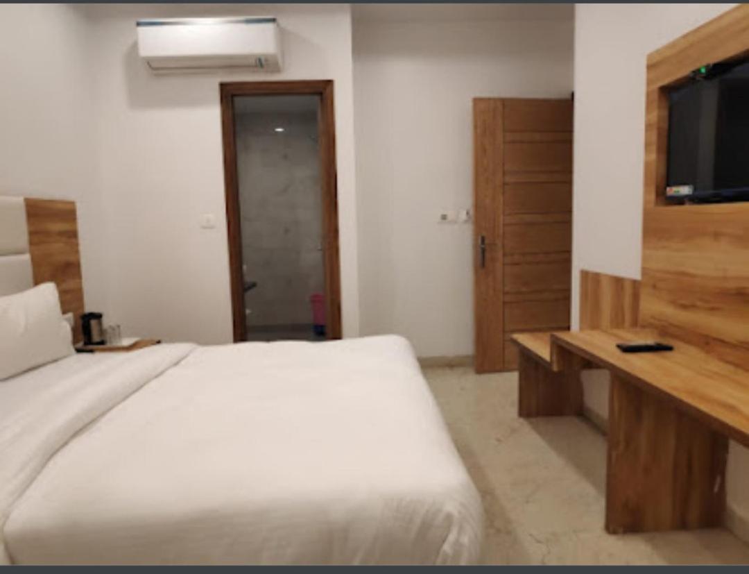 Hotel Awesome International New Delhi Luaran gambar